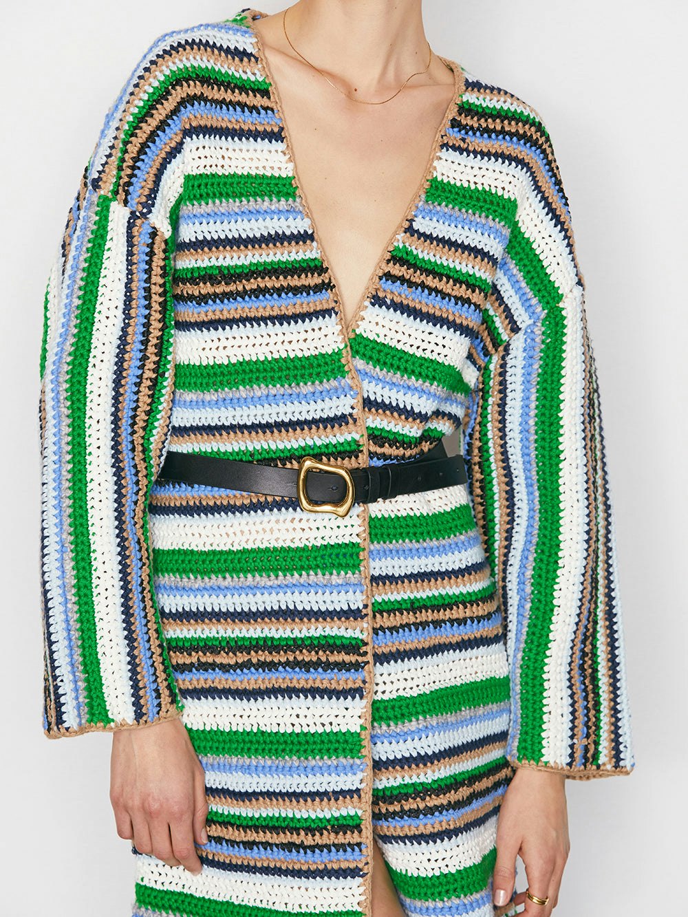 sweater front detail view alt:hover alt:size